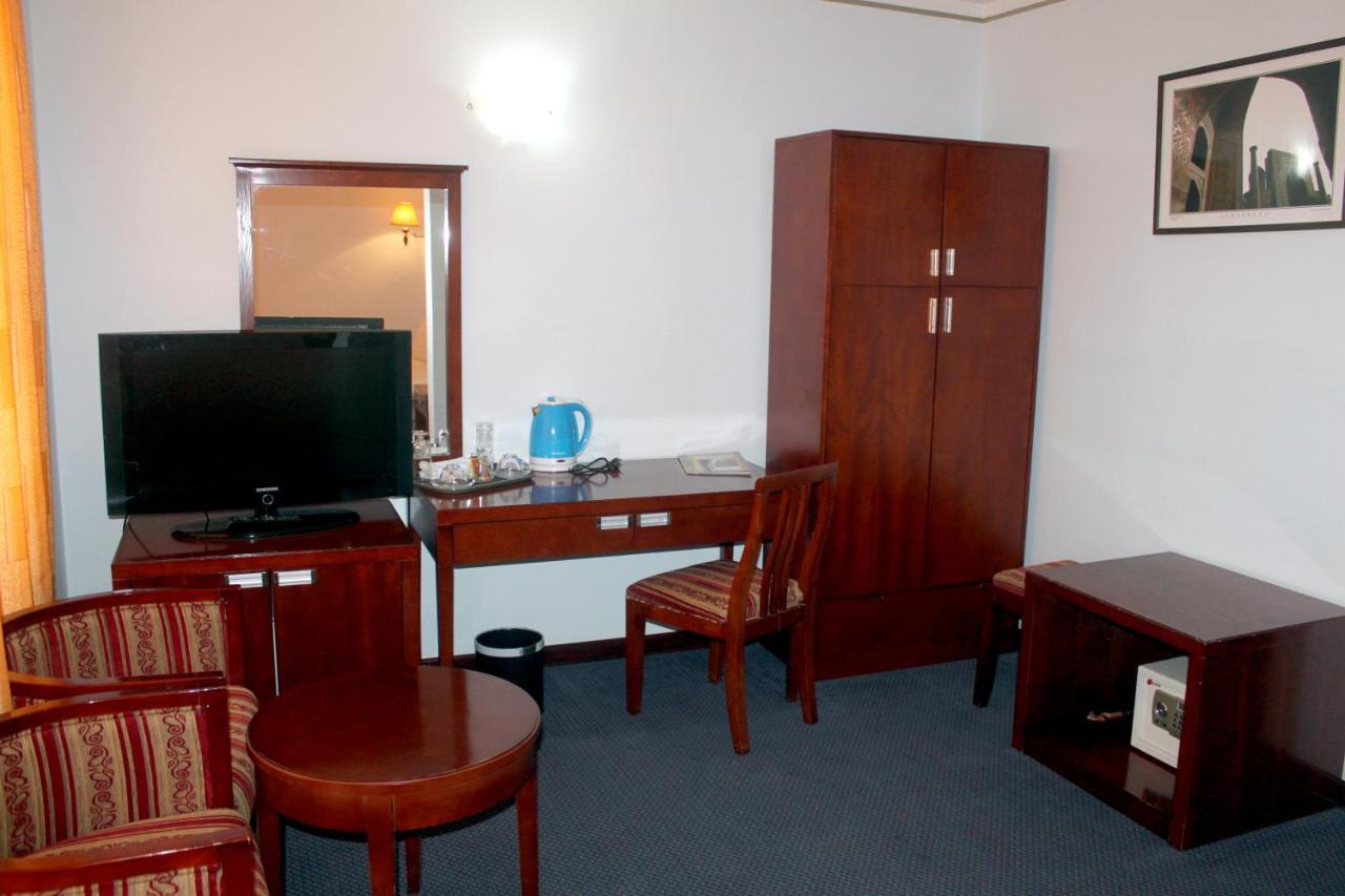 Hotel Grand Buxoro Luaran gambar