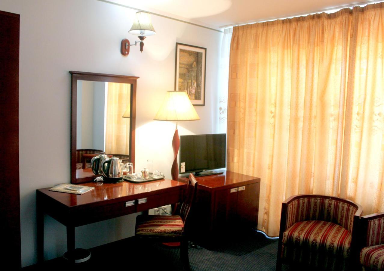Hotel Grand Buxoro Luaran gambar